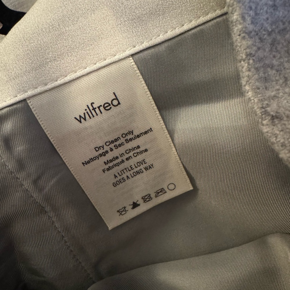 Aritzia Gray Mini Skirt - Picture 5 of 6